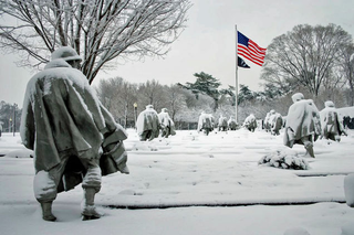 Illustration for article titled Korean War memorial is a historical photoshop horror